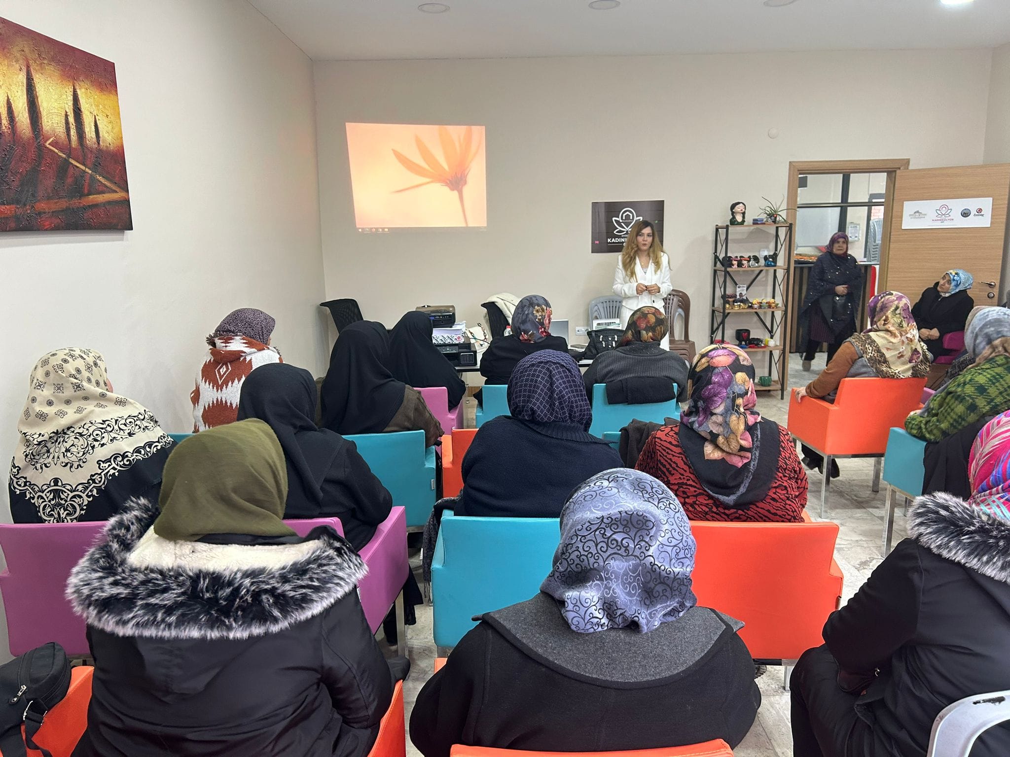 Emirdağ Kadın Kültür Evi’nde Kadınları Buluşturan Etkinlikler