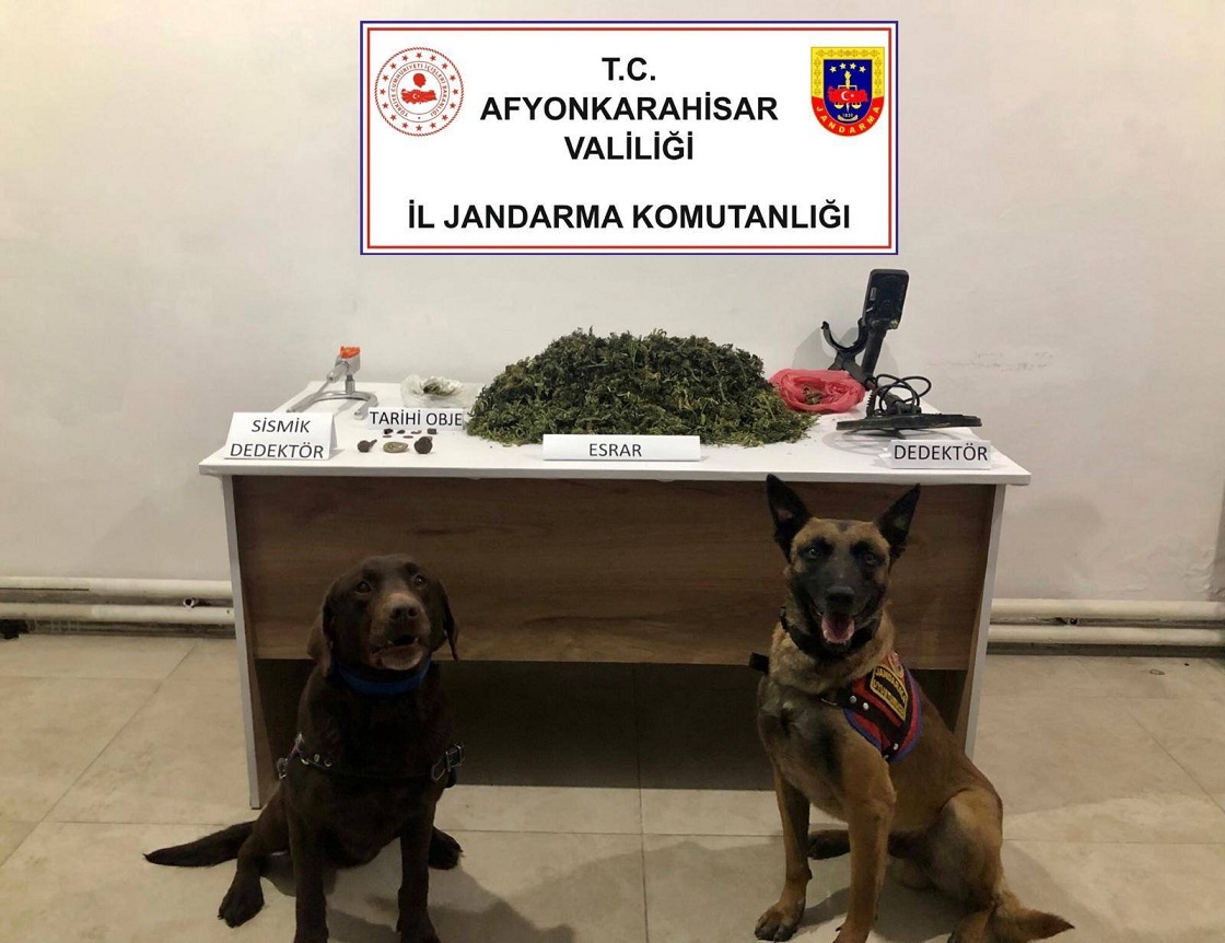 Afyonkarahisar'da Uyuşturucu Operasyonu: Jandarma 4 Şüpheliyi Yakaladı