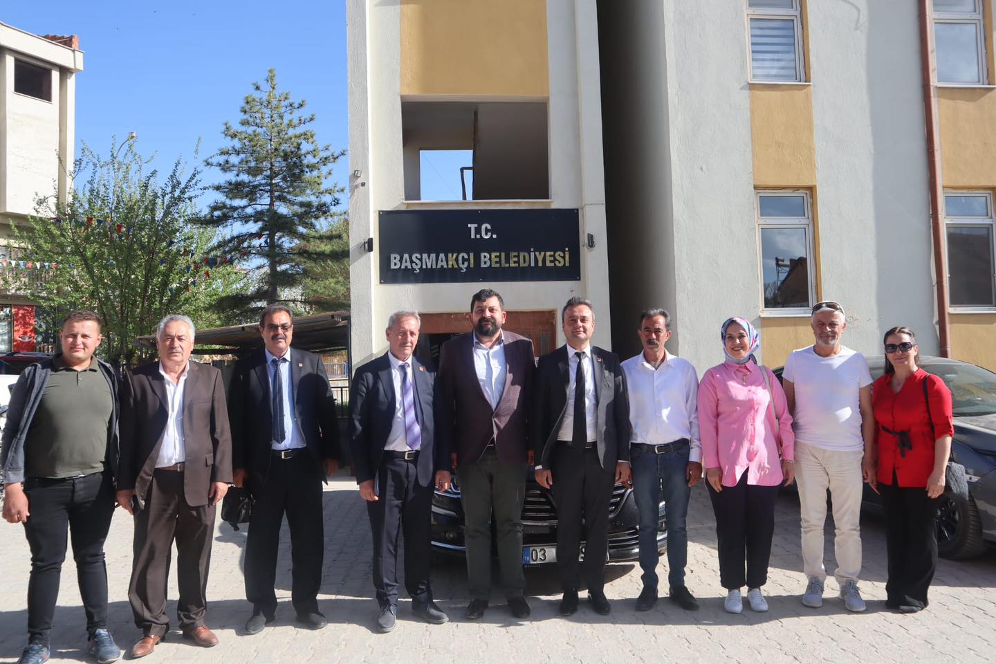 CHP Afyonkarahisar İl Başkanı ve İl Yönetimi, Başmakçı Belediye Başkanı'na destek vermek için ziyaret gerçekleştirdi.