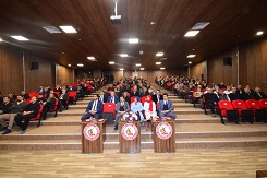 Kaymakamımız Sayın Hakan Alkan ’Gediz De Dünden Bugüne Deprem Gerçeği Ve Alınması Gereken Önlemler’’ Konulu Panele Katıldı.