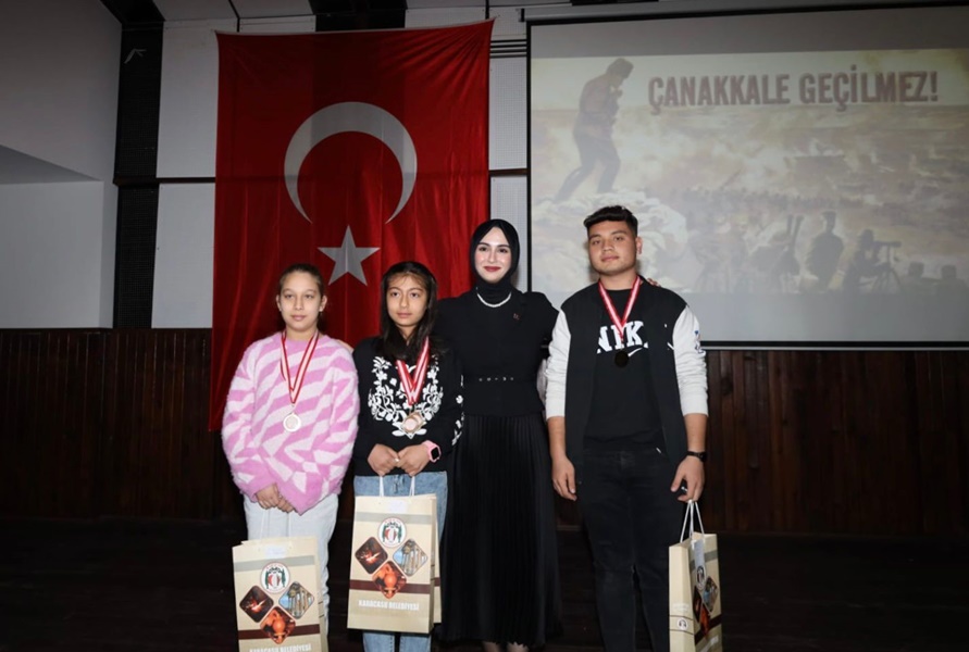 18 Mart Çanakkale Zaferi Ve Şehitleri Anma Günü Programı Karacasu Kültür Merkezi Konferans Salonunda Düzenlendi