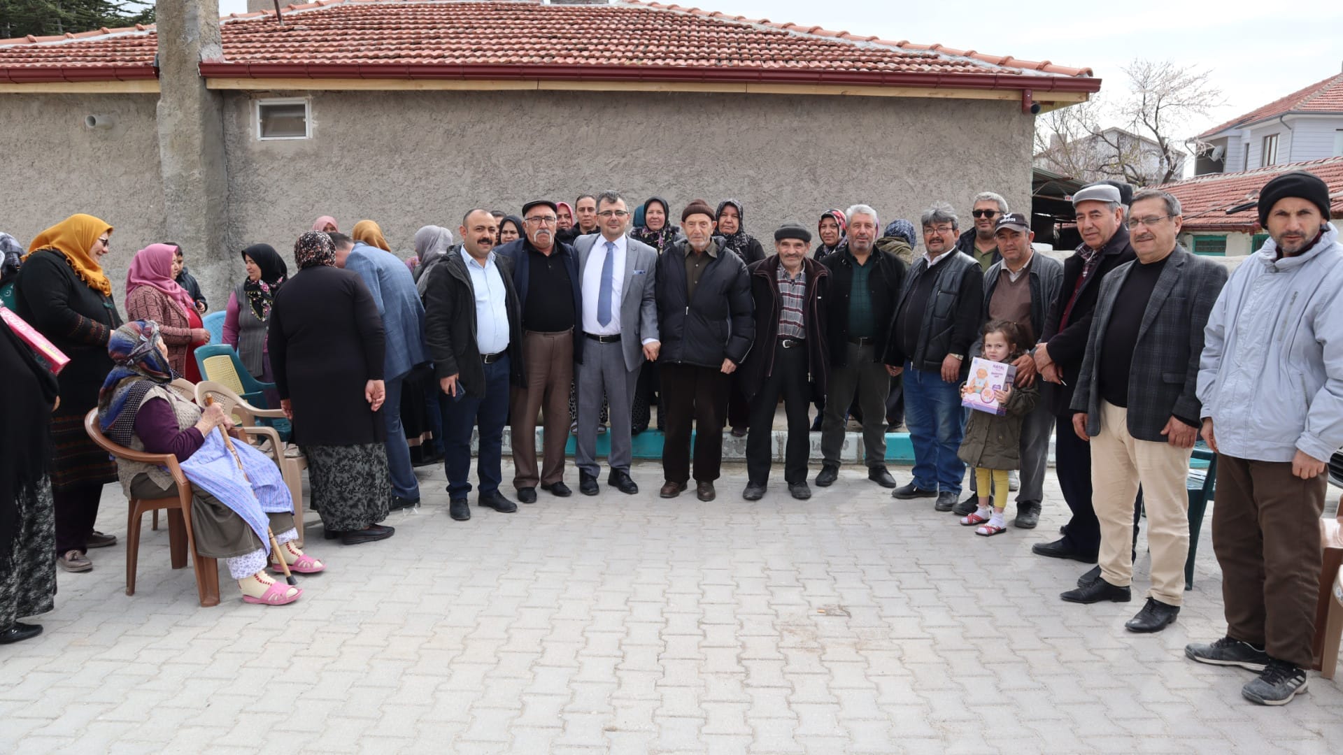 Belediye Başkanımız Serkan Koyuncu Emirbaba Mahallesi Sakinleriyle Bir Araya Geldi