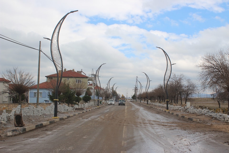 Horan Yoluna Modern Aydınlatma Direkleri Yerleştiriliyor