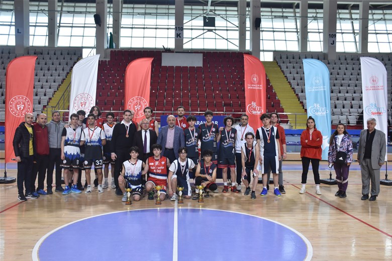 Afyon’daki Okul Sporları 3x3 Basketbol Turnuvası Tamamlandı