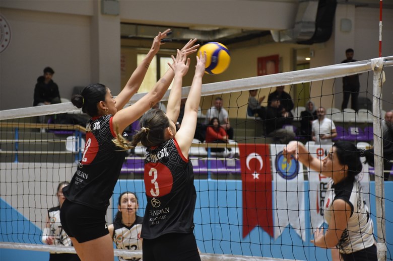 İşitme Engelliler Voleybol Şampiyonası Gölcük’ün!