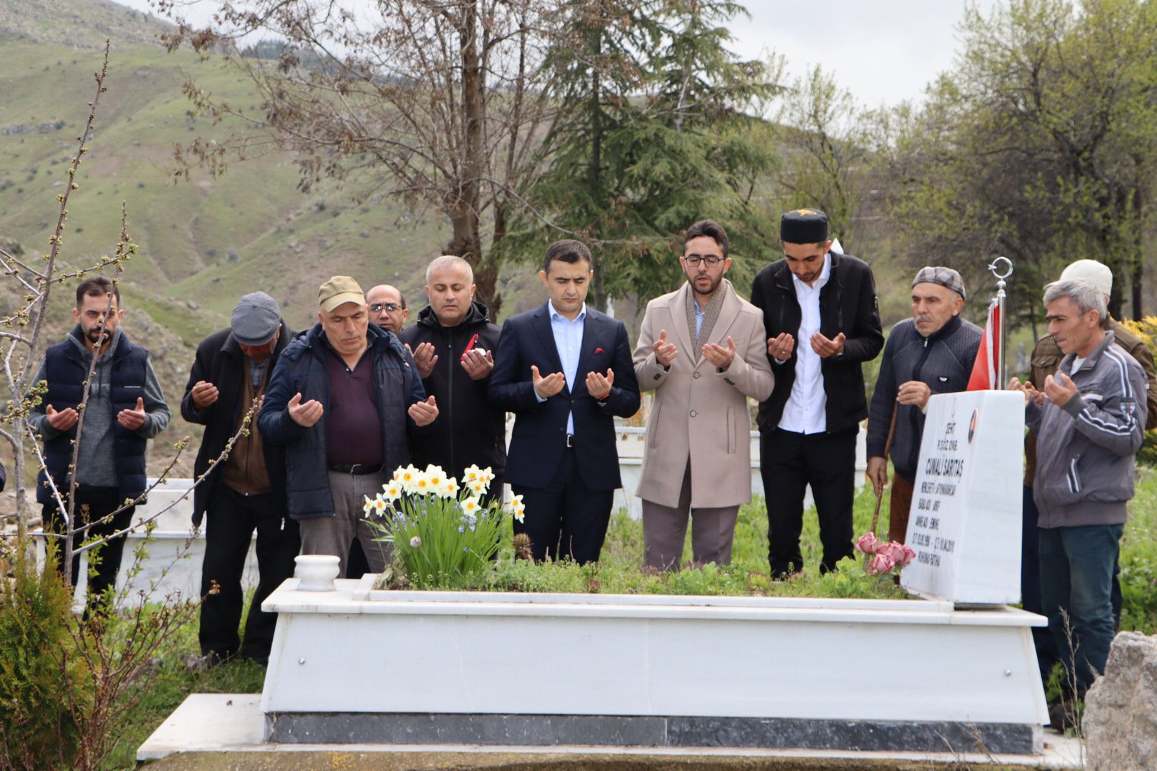 Kaymakam Bilici, Şehit Piyade Sözleşmeli Er Cumali Sarıtaş’ın Ailesini Ziyaret Etti.