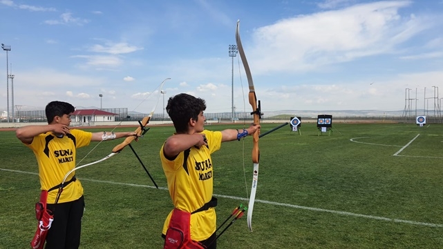 Afyonkarahisar'da Okul Sporları Okçuluk Yarışmaları Tamamlandı!