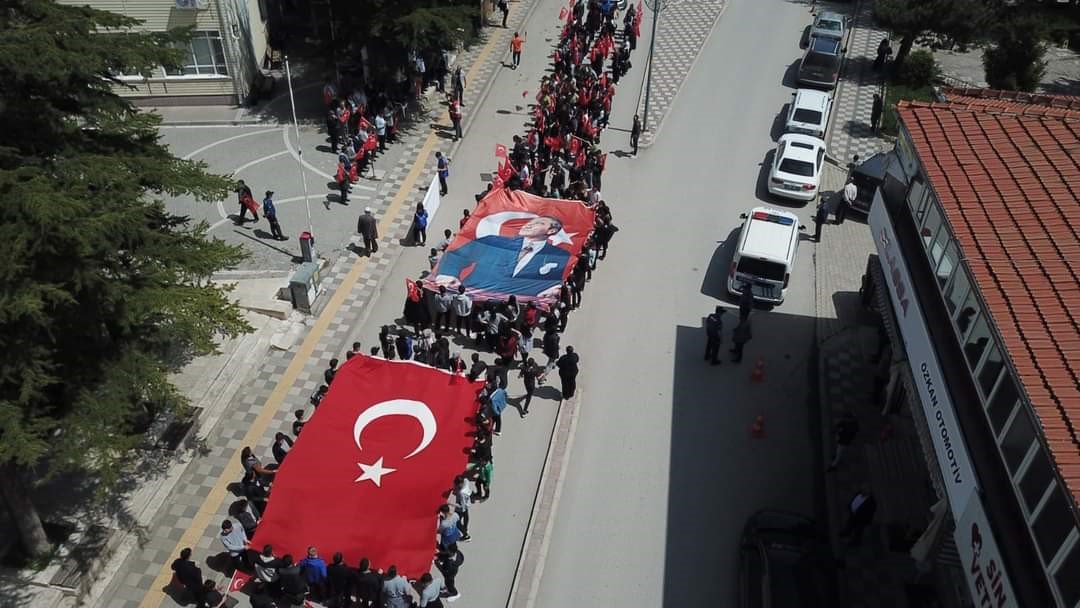 Şuhut'ta Gençlik Yürüyüşü Düzenlendi