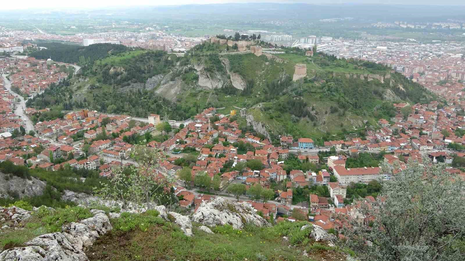 Kütahya ilkbaharda yeşile büründü!