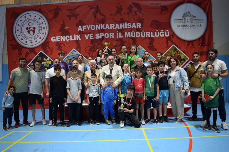 Afyon'da Gençler Ferdi Masa Tenisi İl Birinciliği Sonuçları Açıklandı.