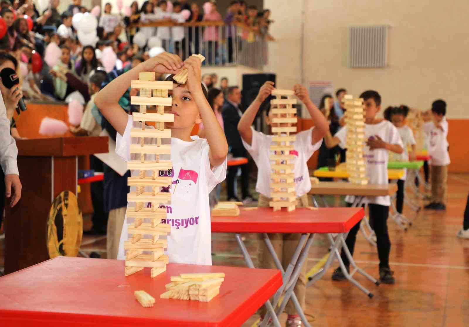 Afyonkarahisar'da Beceri Temelli Bilgi Yarışması Heyecanı