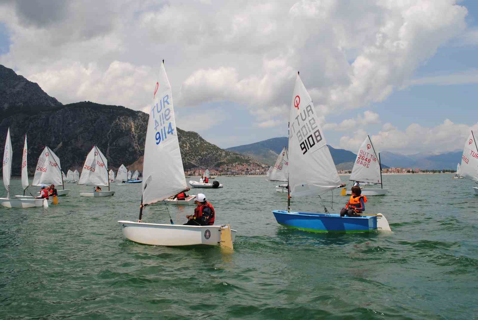 Isparta'da Mavi Göl'de Başlayan Optimist Yelken Yarışları Bölgeye Renk Kattı.