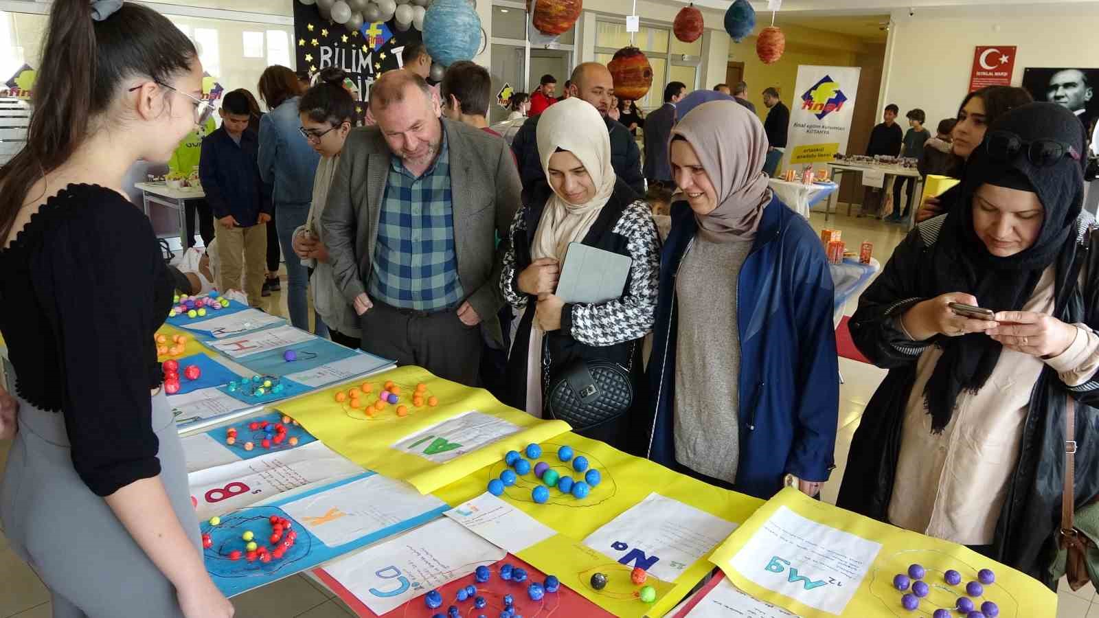 Kütahya Final Ortaokulu'nda Bilim Şöleni