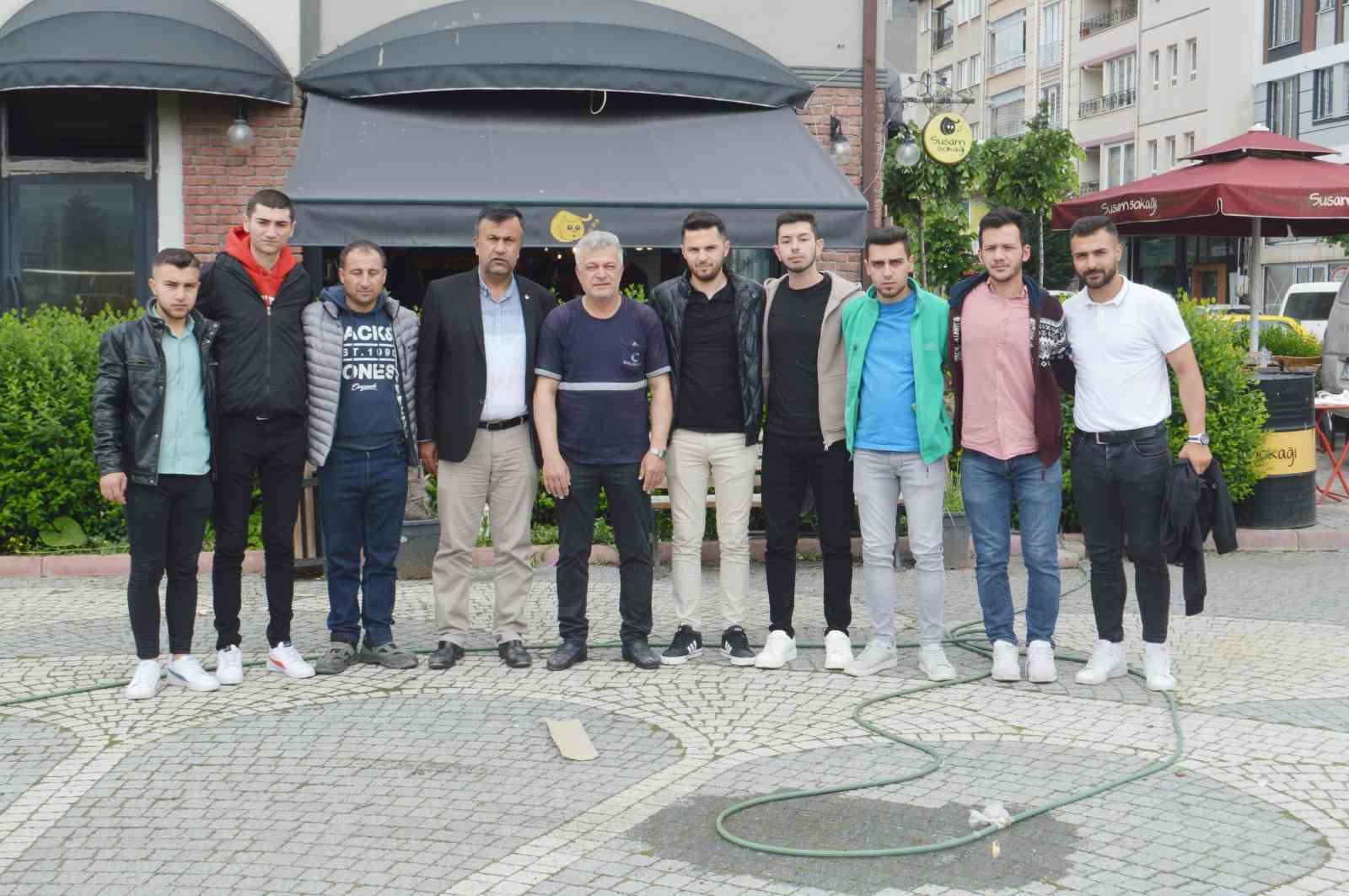 Başköyspor futbolcuları, maç yerine sevdikleri düğüne gitti!