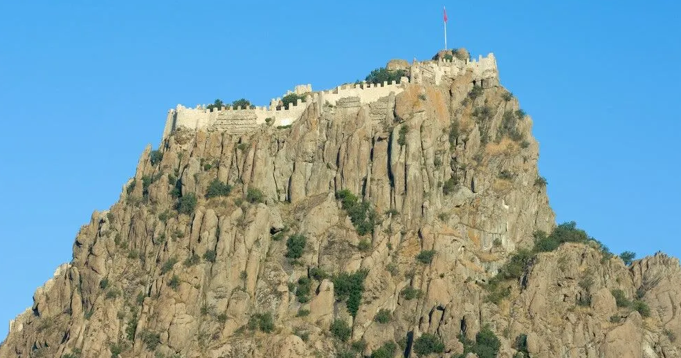 Afyon Kalesi: Tarihi, Efsaneleri ve Muhteşem Manzarasıyla Ünlü