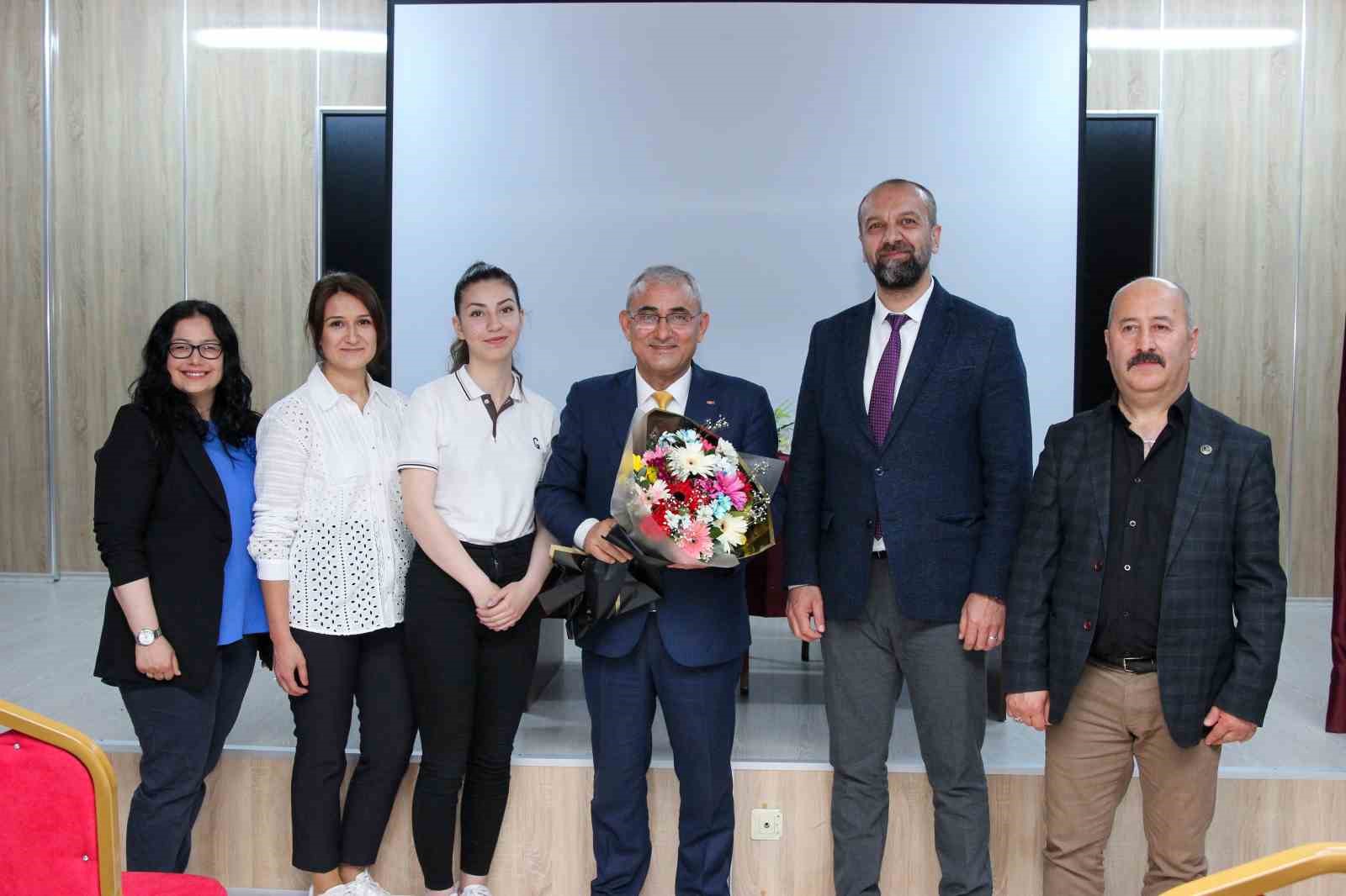 Kütahya Belediye Başkanı Alim Işık, Germiyan Mesleki Teknik Anadolu Lisesi öğrencileriyle buluştu!