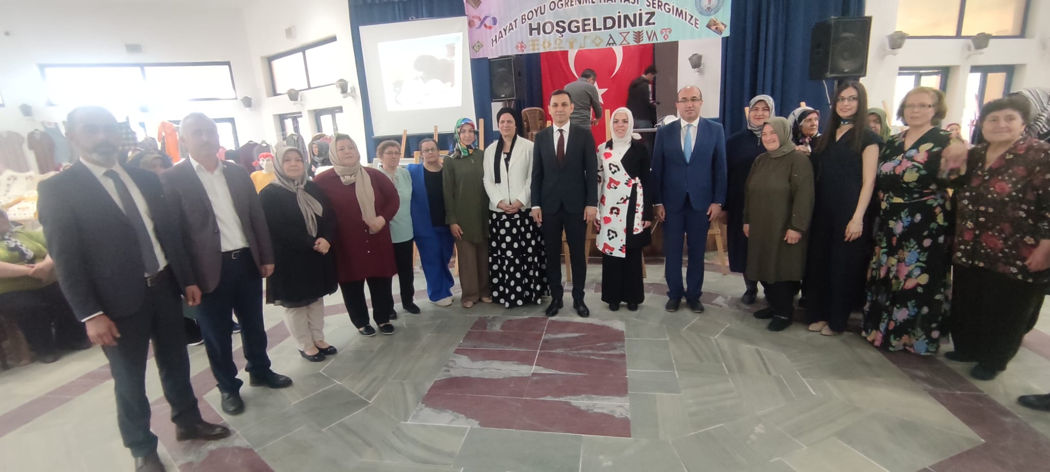 Sandıklı Halk Eğitim Merkezi'nden Yılsonu Sergisi Açıldı