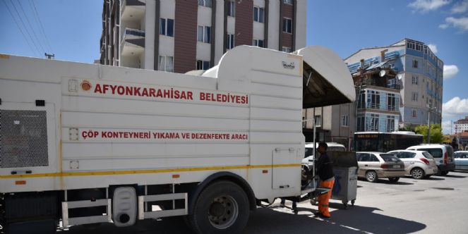 Afyonkarahisar Belediyesi Çöp Konteyneri Temizleme Aracı Filosuna Yeni Bir Araç Daha Ekledi