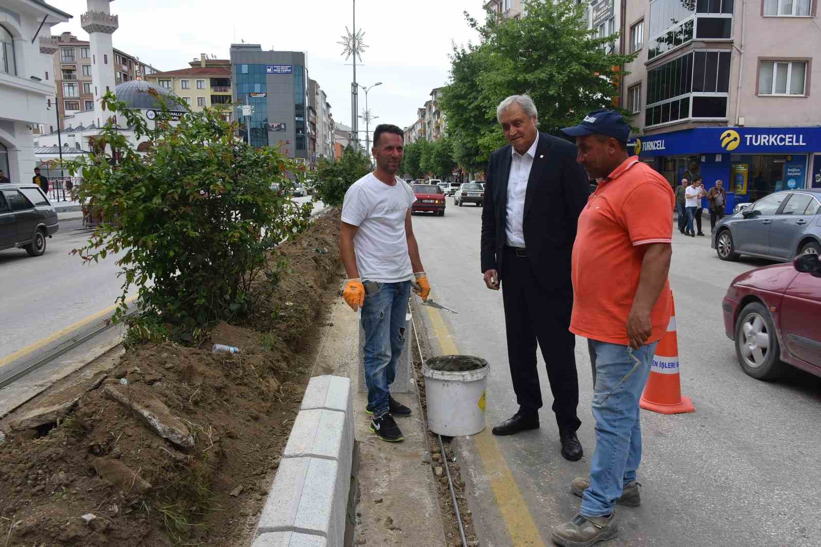 Bozüyük'te Belediye Başkanı Bordür Çalışmalarını İnceledi