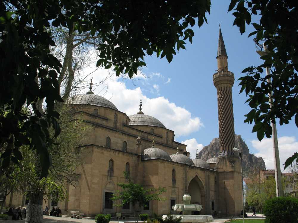 Afyonkarahisar'da Tarihi ve Sanatsal Değerleriyle Göz Kamaştıran Gedik Ahmet Paşa Camisi