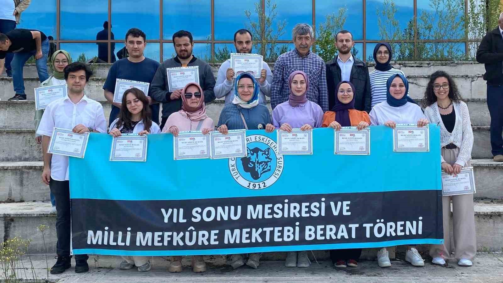 Türk Ocağı'nda Millî Mefkûre Mektebi mezunlarının coşkulu töreni