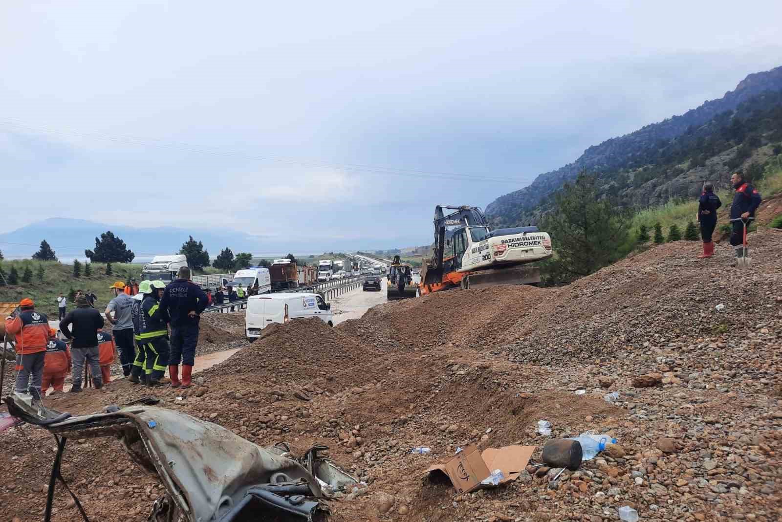 Afyonkarahisar'da Yağışlar Tarihi Seviyelere Ulaştı, Heyelan Can Aldı.