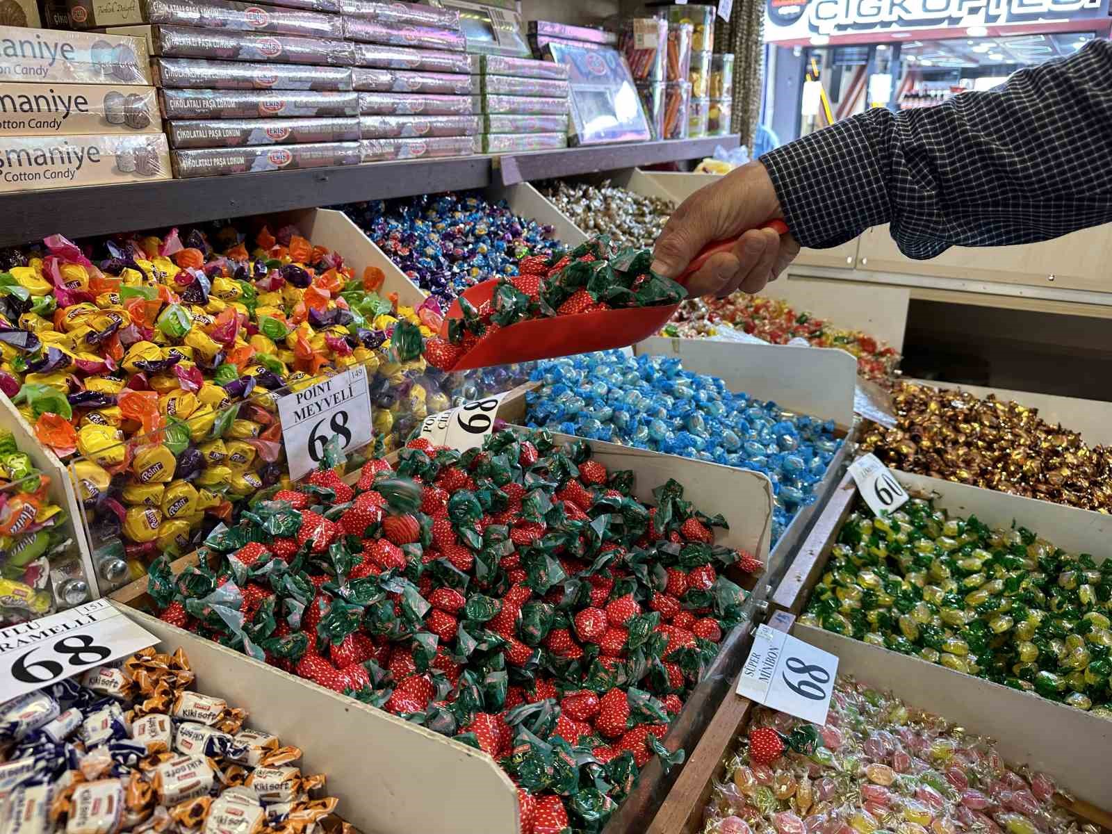 Kurban Bayramı'na hazırlanan esnaflar satışlarda bekledikleri hareketliliği bulamadılar.