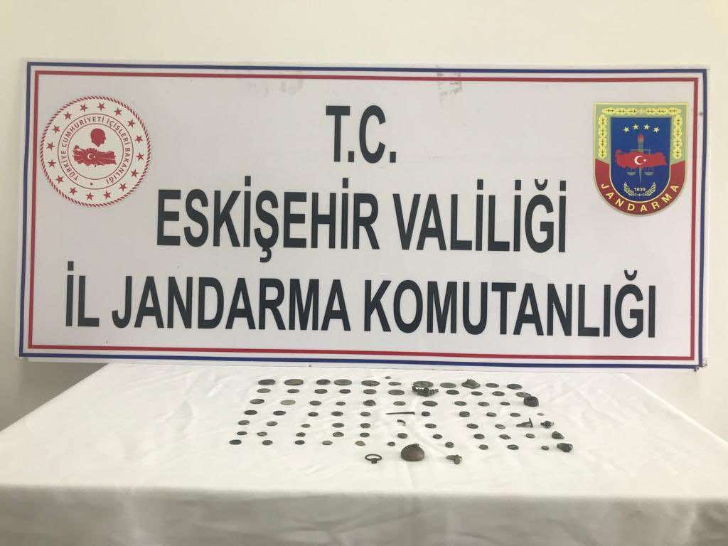 Eskişehir'de Tarihi Eser Kaçakçılığı Operasyonu: Çok Sayıda Eser Ele Geçirildi