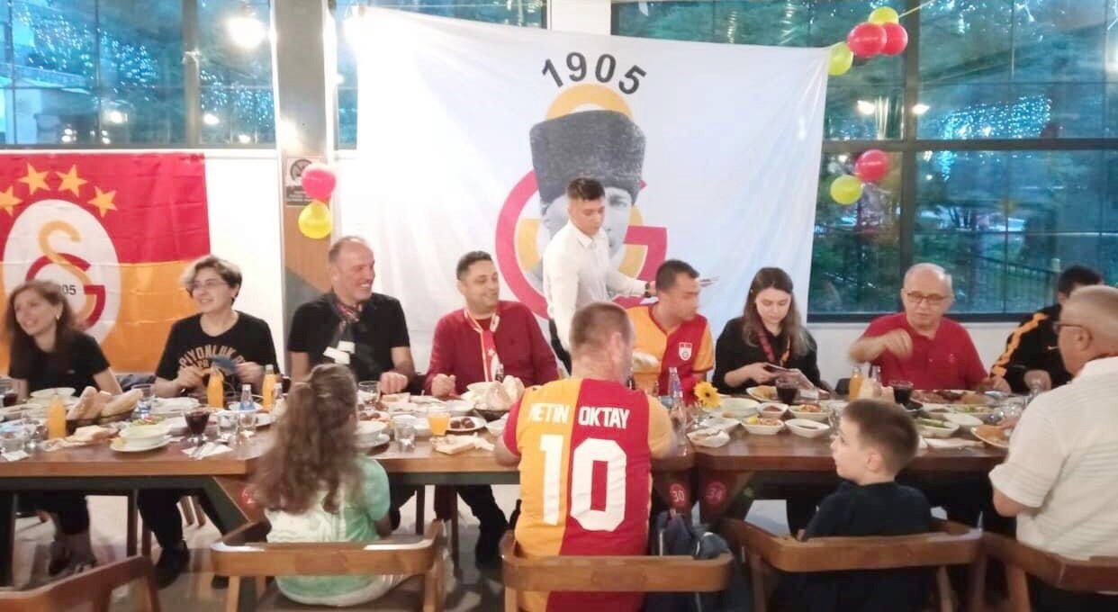 Galatasaraylılar Tavşanlı'da Şampiyonluk Yemeği Yedi!