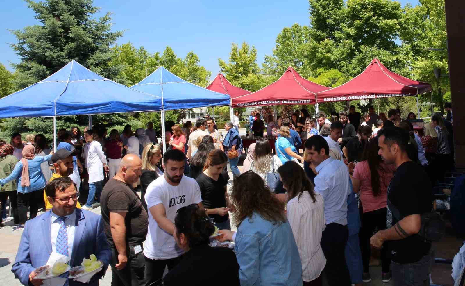 ESOGÜ, Kahramanmaraş Depremzedelerine Destek için Panayır Düzenledi