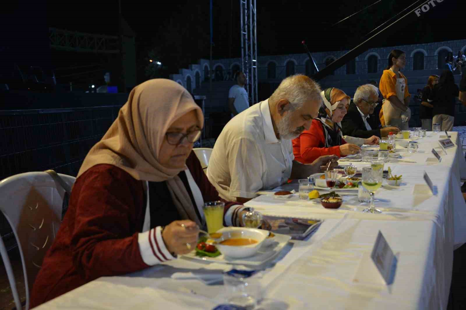 Gediz'de geleneksel tarhana pişirme yarışması için kayıtlar başladı