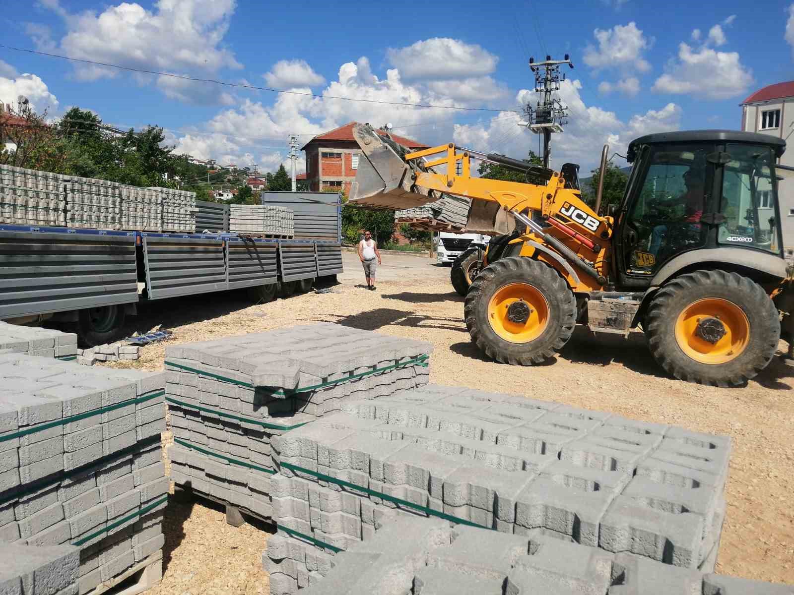 Gölpazarı'nda Yenilenen Kaldırımlar Yürüyüşler Üzerinde Rahatlık Sağlıyor.