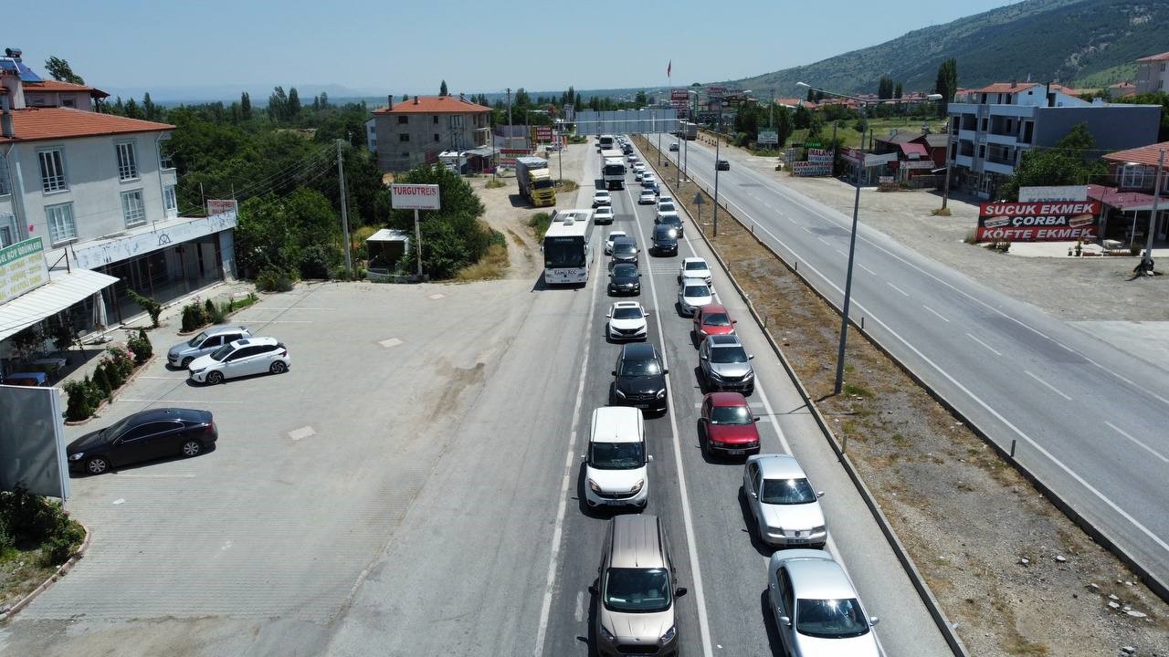 Kurban Bayramı Tatilcileri Afyonkarahisar'da Dönmeye Başladı