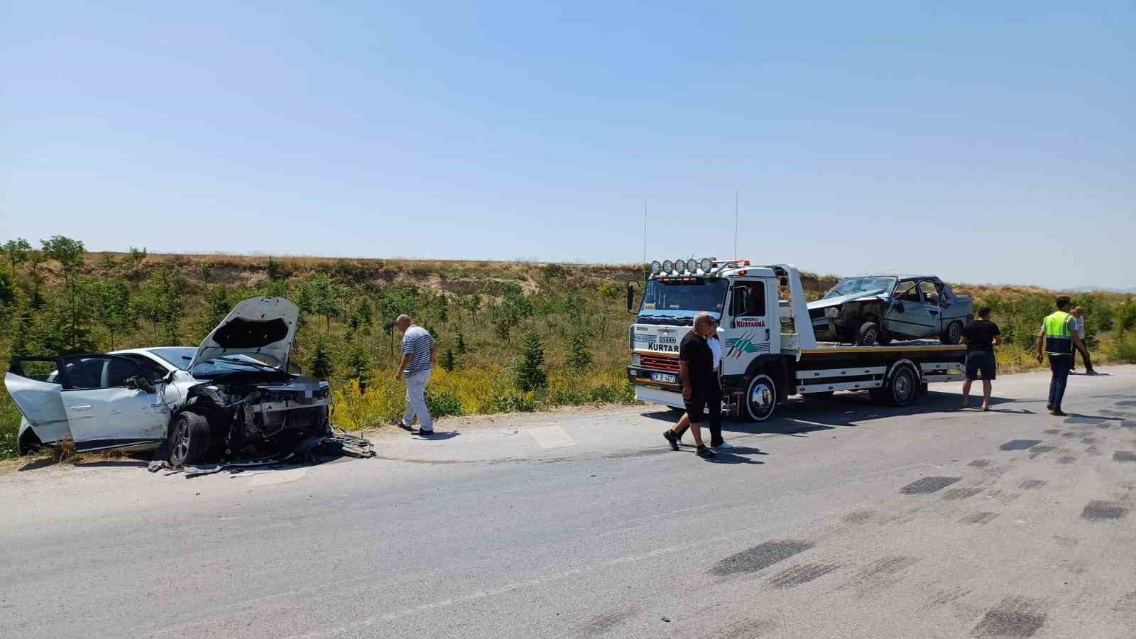 Çifteler'de Çarpışan Otomobillerde 5 Yaralı