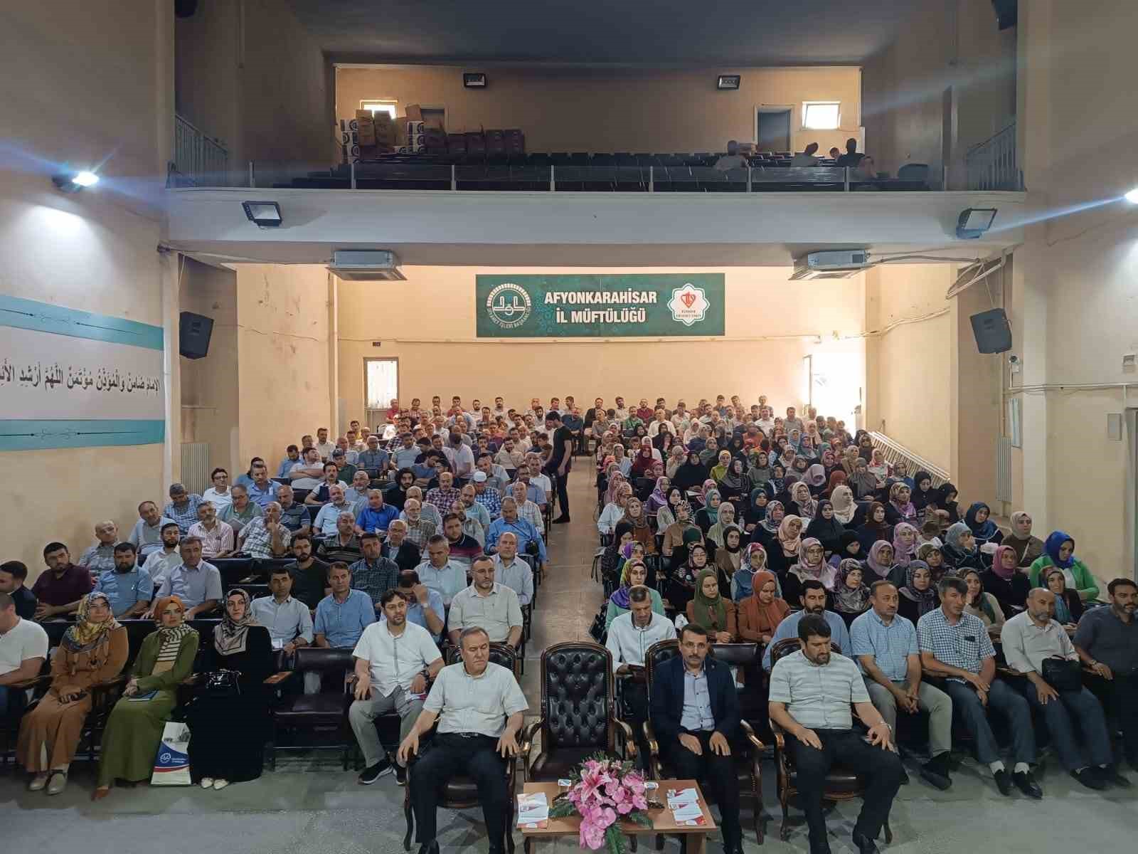 Afyonkarahisar'da Yetimlere Yardım Paneli Düzenlendi