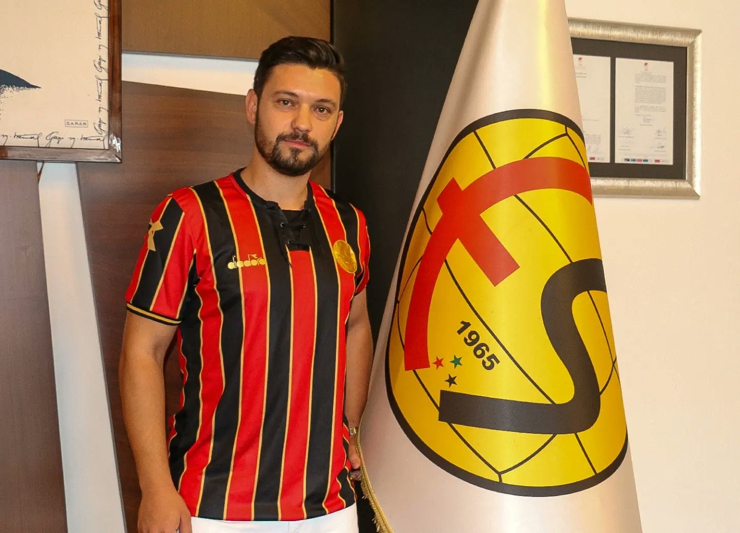 Eskişehirspor'un Orta Saha Takviyesi: Fatih Çakır