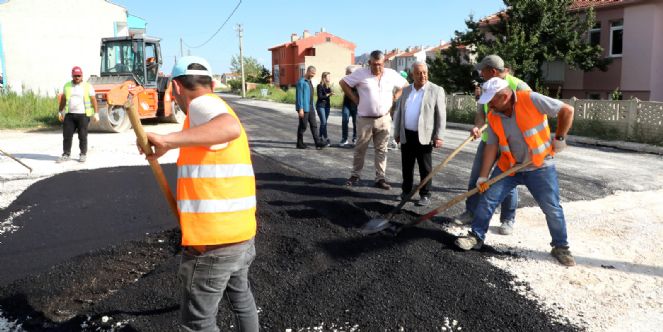 UYDUKENT'TE SICAK ASFALT ÇALIŞMALARI DEVAM EDİYOR