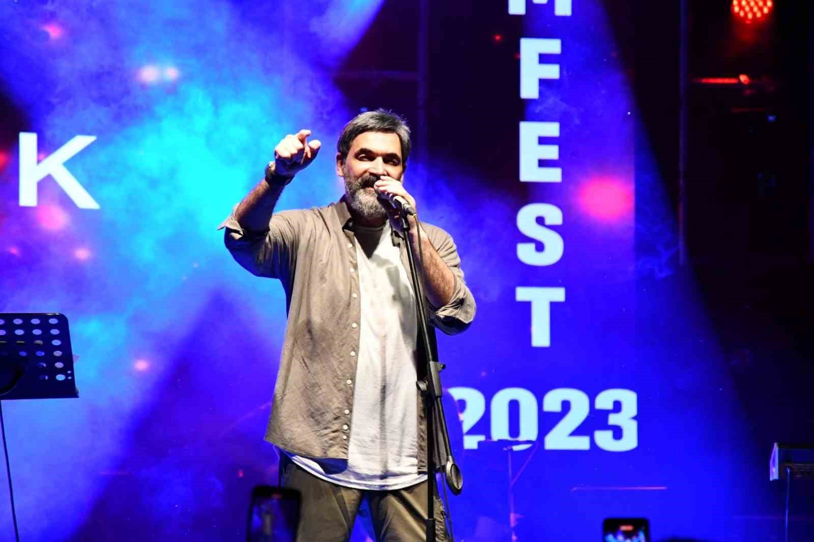 Uğur Işılak Gazi Emet Festivalinde Sahne Aldı