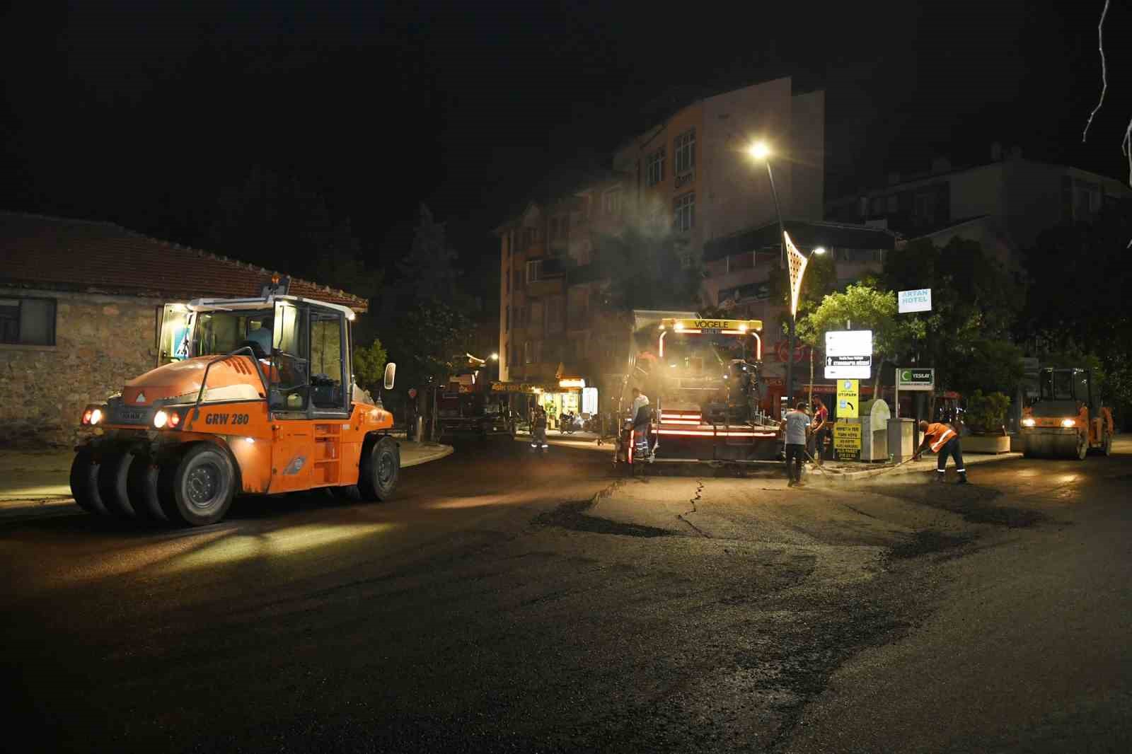 Isparta Belediyesi Özkanlar Kavşağı'ndaki Asfalt Çalışmalarını Tamamladı