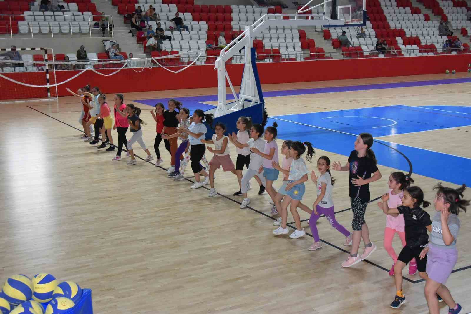 Bozüyük Belediyesi'nden Yaz Spor Okulları başladı.