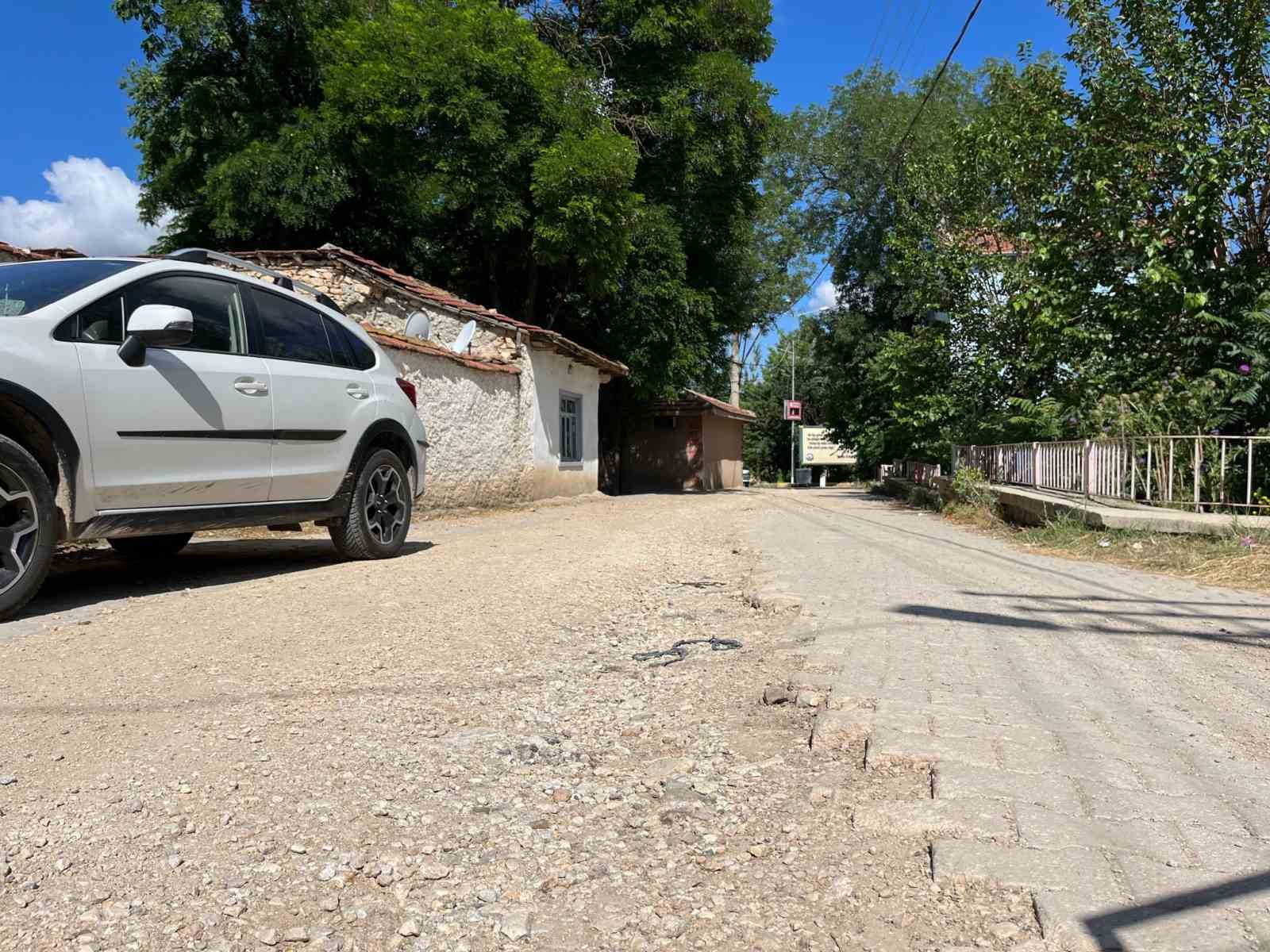 Eskişehir'deki Kötü Yollar Mahallelinin Tepkisine Neden Oluyor