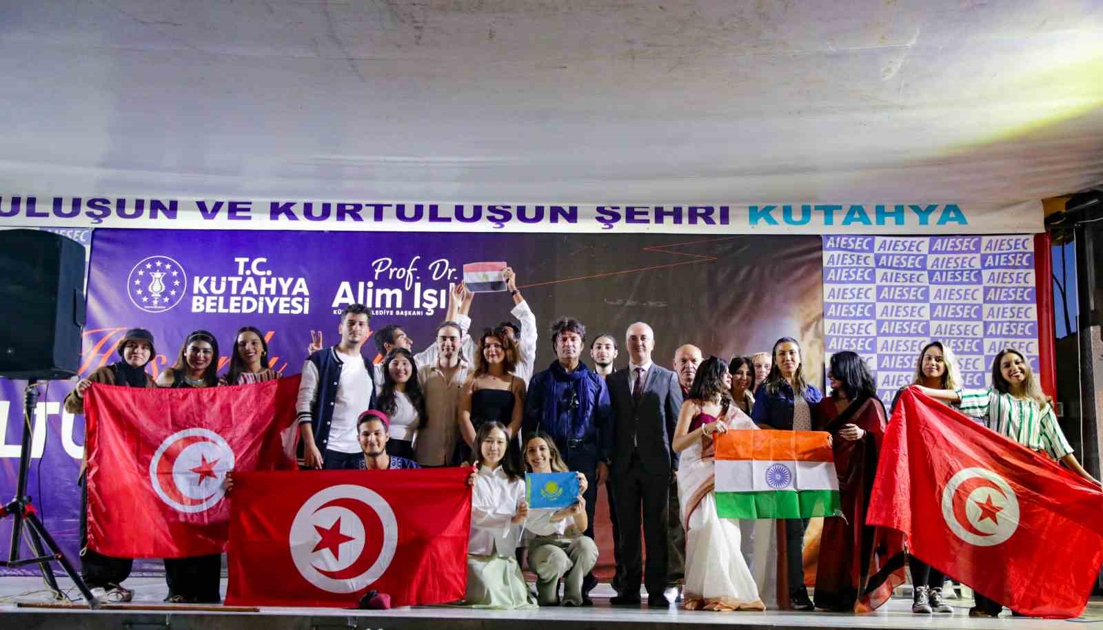 Kütahya Belediyesi AIESEC Kültürler Panayırı Renklendi