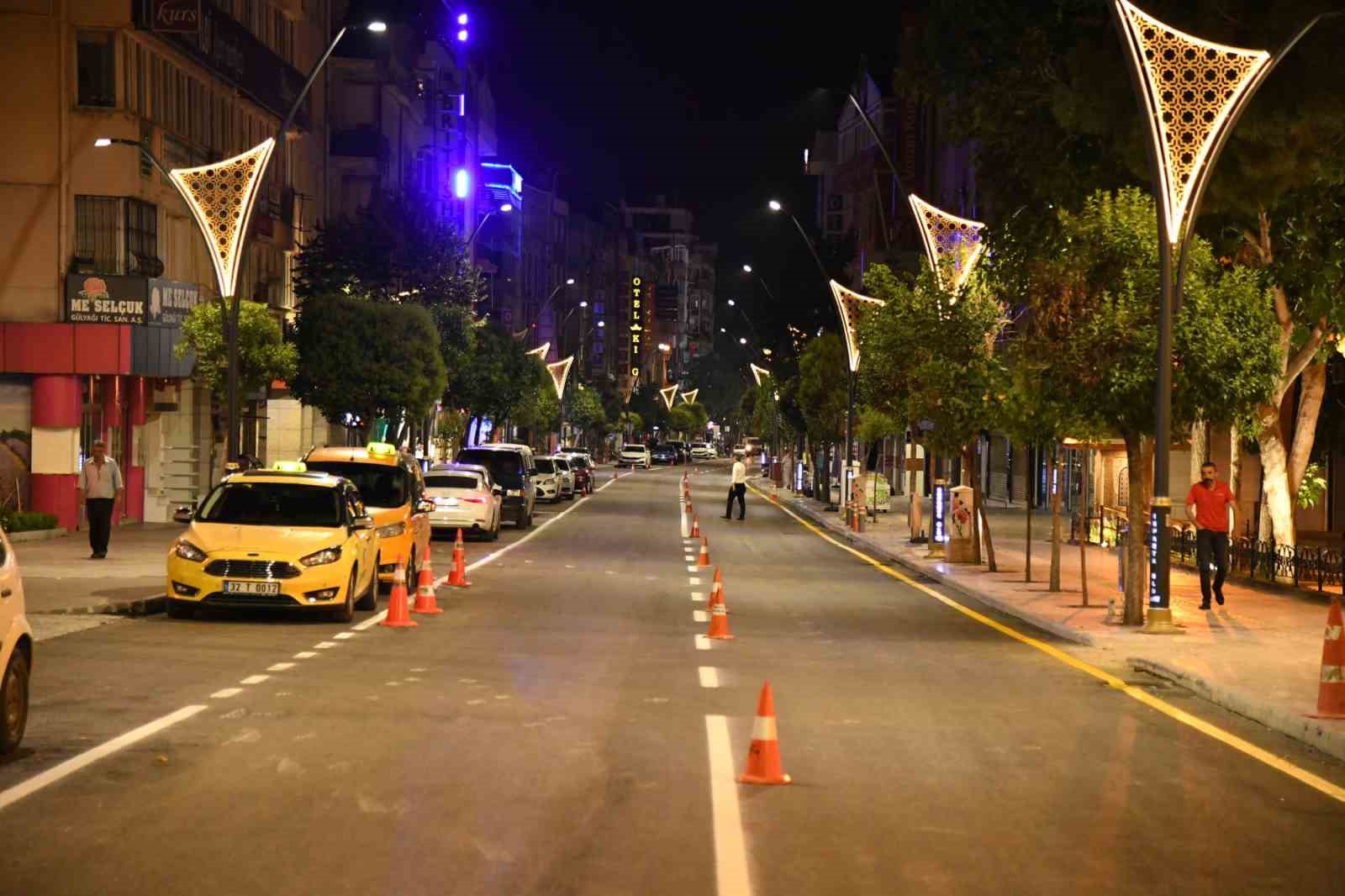 Isparta Belediyesi, Cadde ve Sokaklarda Aydınlatma Düzenlemesi Yaptı