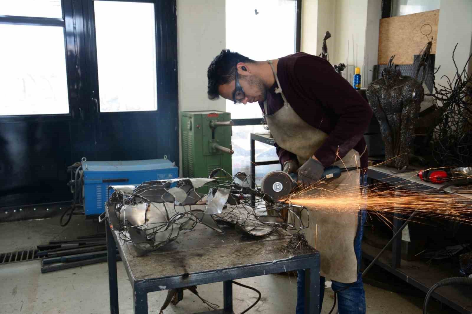 Anadolu Üniversitesi Güzel Sanatlar Fakültesi, Türkiye'nin en iyilerinden biri