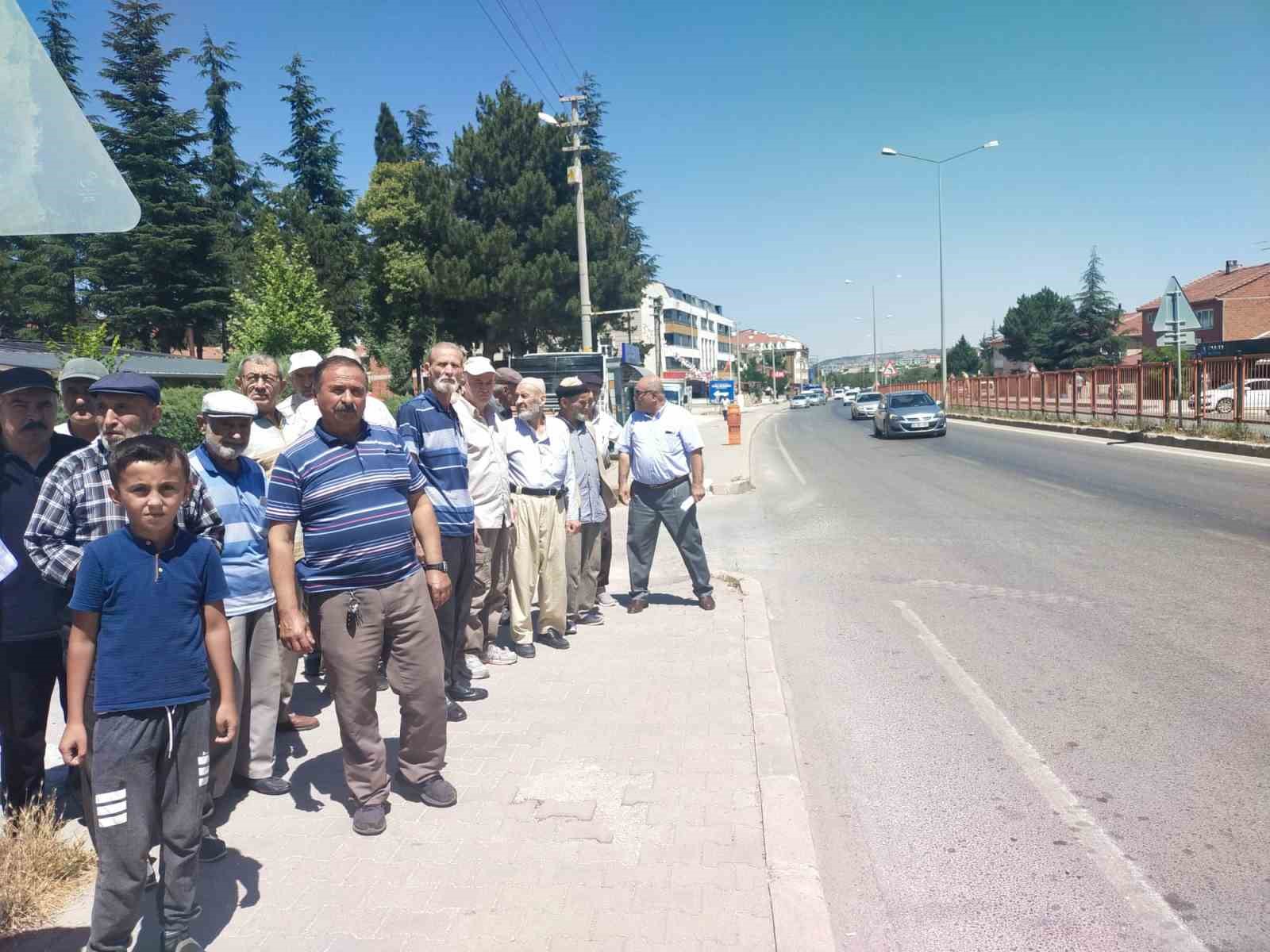 Orhangazi Mahallesi sakinleri ölümlere yol açan sorunların çözülmesini istiyor