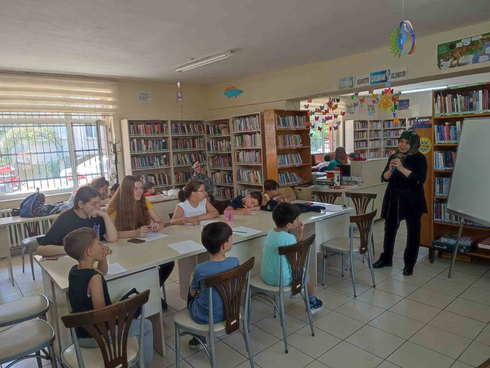 Afyonkarahisar Sandıklı Halk Kütüphanesinde Matematik ve Türkçe Atölyesi!