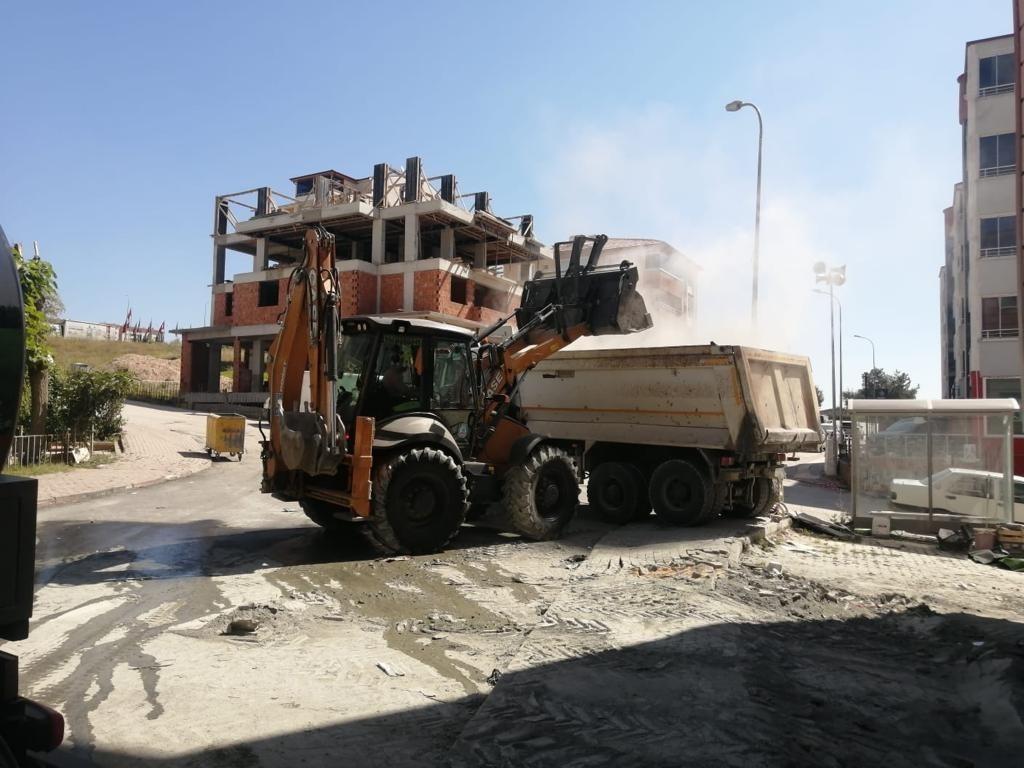 Bilecik'te Freni Patlayan Kamyon Dehşet Saçtı