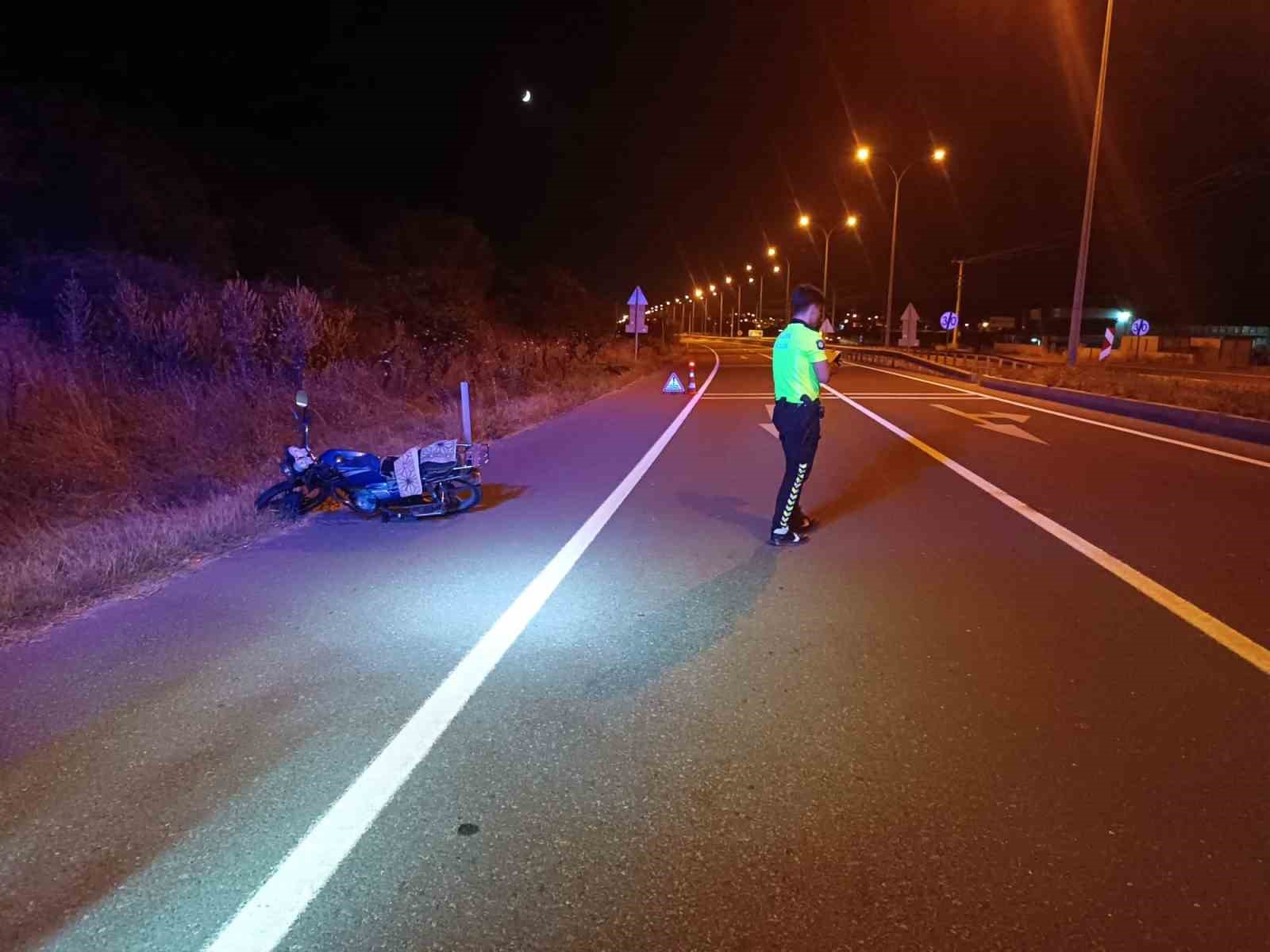 Tavşanlı'da Otomobil ile Motosiklet Çarpıştı, 1 Yaralı