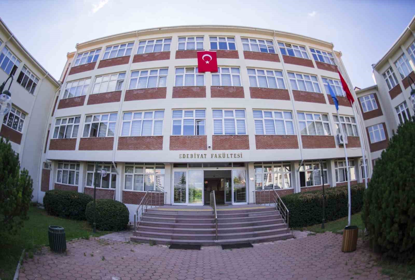 Anadolu Üniversitesi Edebiyat Fakültesi, Gençleri Yetiştiriyor!