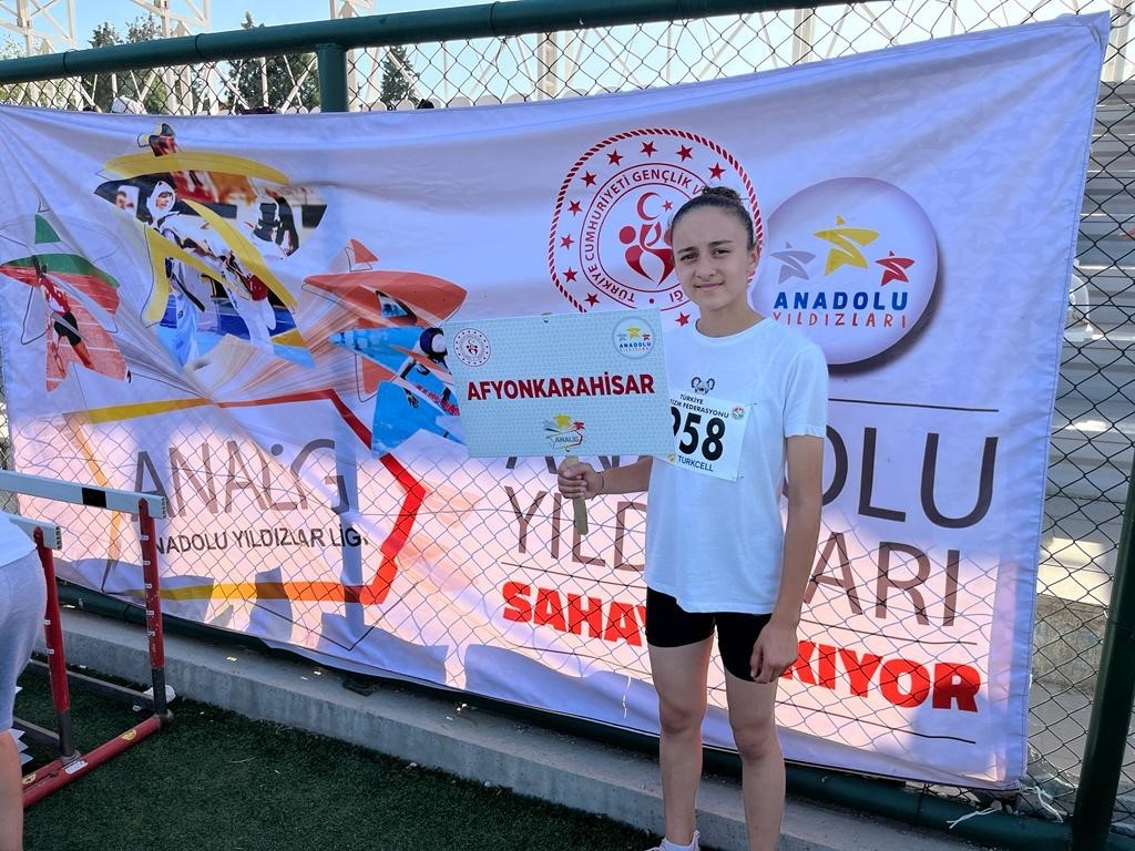 Manisa'da ANALİG Yarı Finalinde Afyonkarahisar'dan Havana Top Üçüncü Oldu